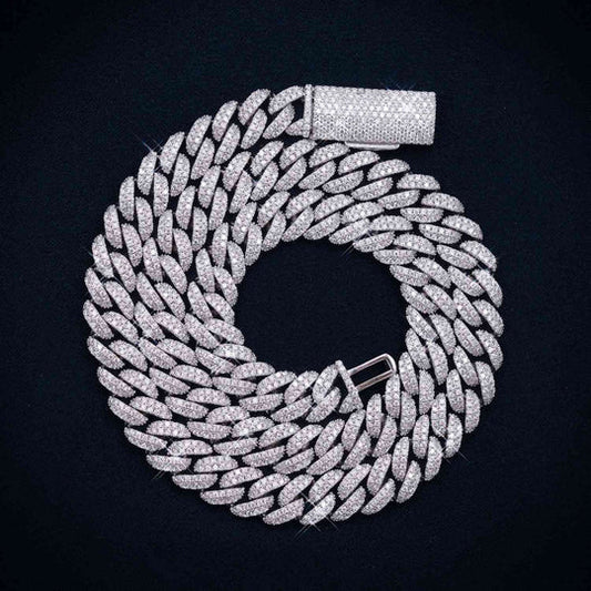 Minimal Chain Necklace